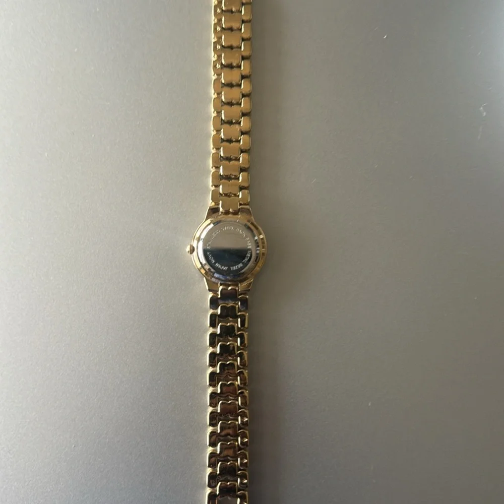 Quartz Watch - Picture 2 of 2